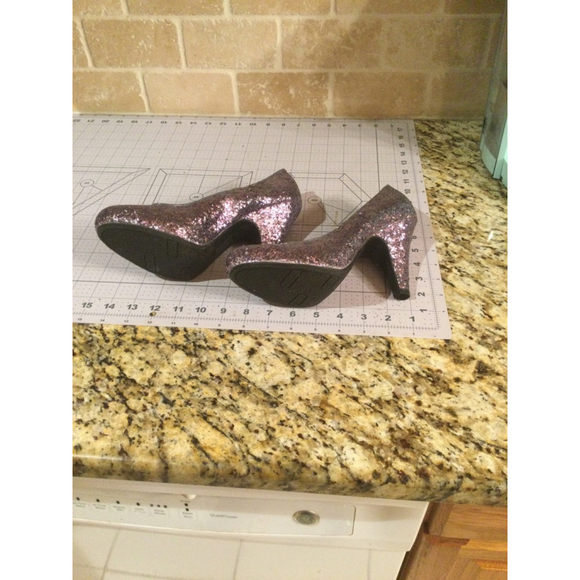 Women's Fergie Heels Purple Glitter Pumps size 8 - Picture 5 of 6